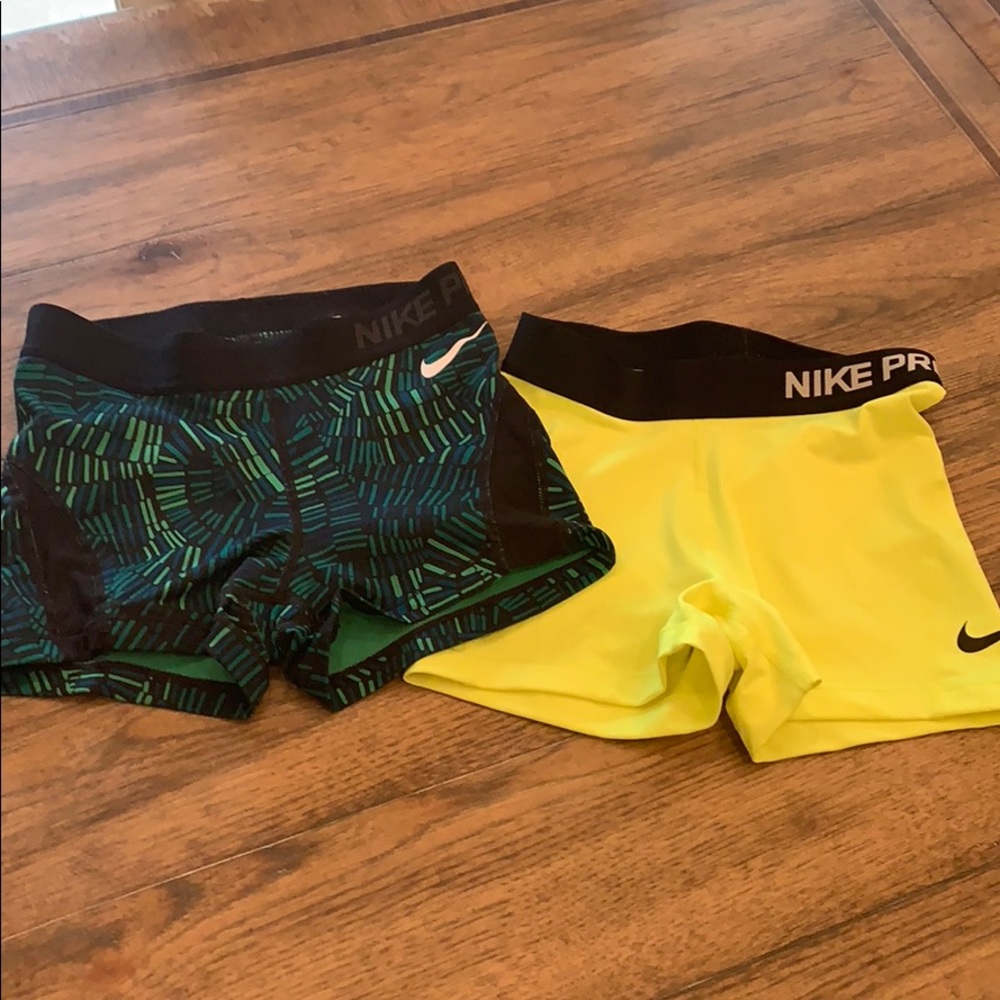 Lot of 2 Nike Pro shorts XS